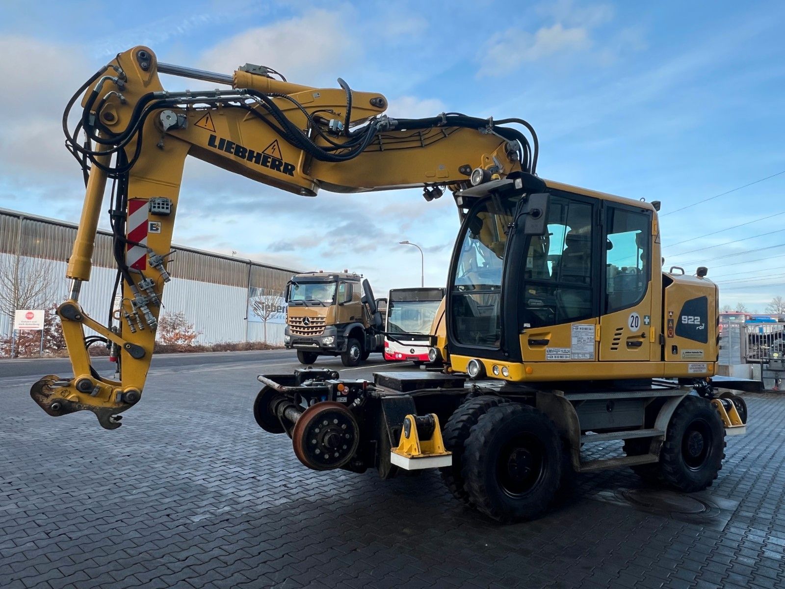 Fahrzeugabbildung Liebherr A922 Rail Litronic / 8.277h / Bahnzulassung 2030
