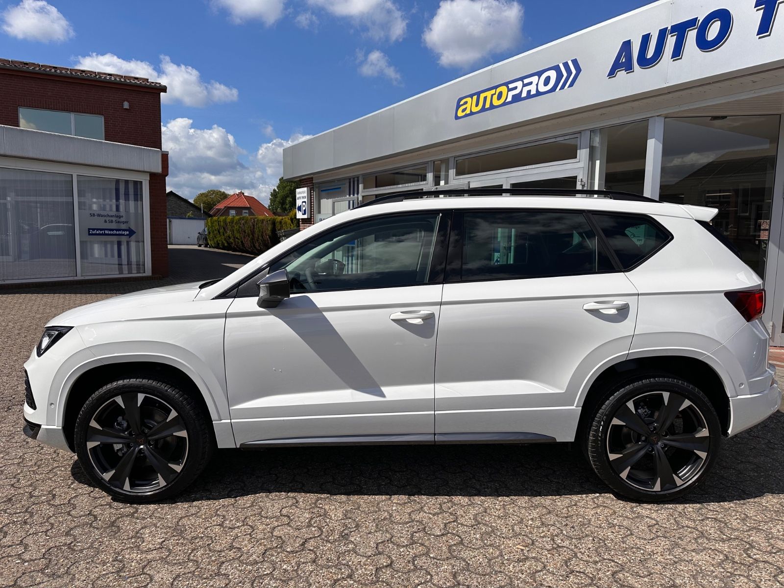 Fahrzeugabbildung CUPRA Ateca 1.5 TSI LED/Navi/APP/SHZG/LENKRADHZG/RFK