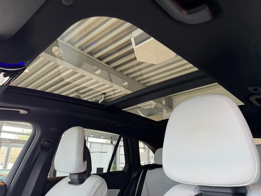 Fahrzeugabbildung Mercedes-Benz GLC 300 d 4M AMG AHK Pano Standhzg. Memo LED SHZ