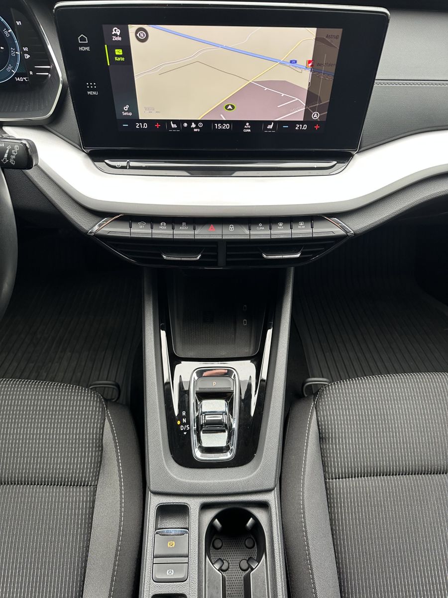 Fahrzeugabbildung SKODA Octavia Combi 2.0 TDI DSG Ambition NAV+LED+AHK