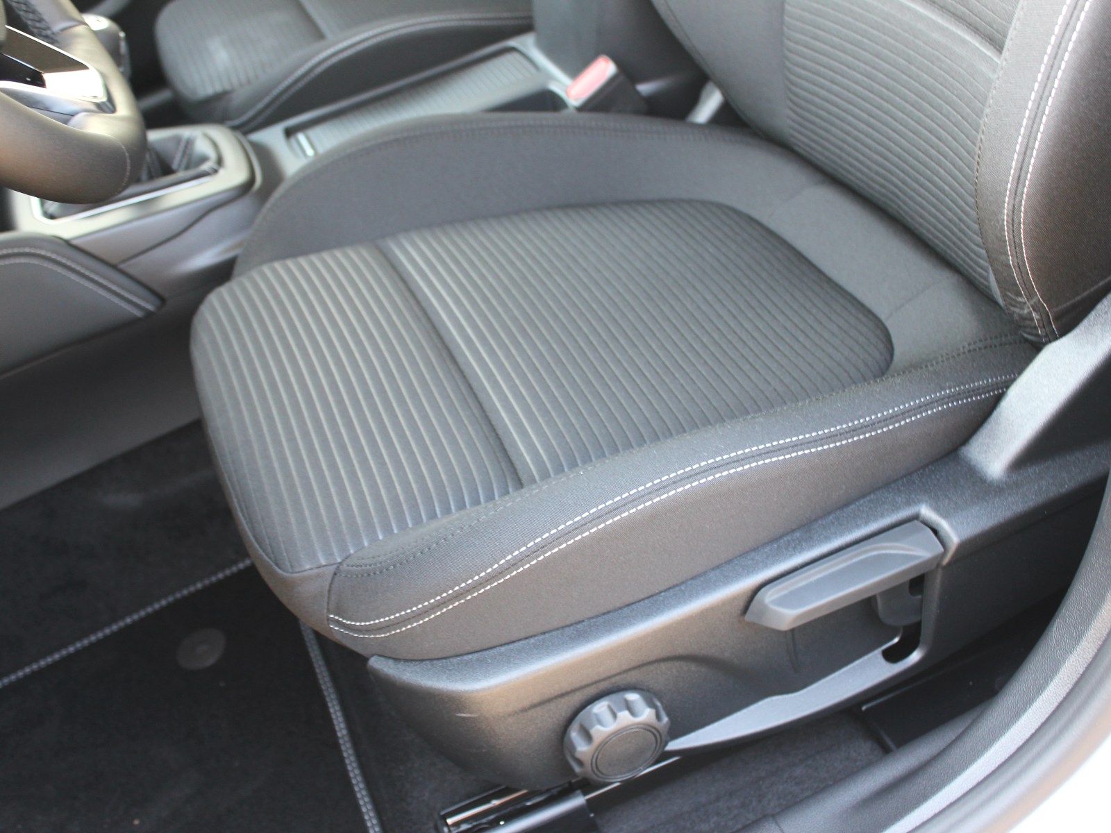 Fahrzeugabbildung Ford Focus Titanium X 1,0 EcoBoost MildHybrid