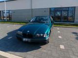 BMW E36 316i mit Sportfahrwerk und Sportauspuff - BMW 316 aus 1997: 316i