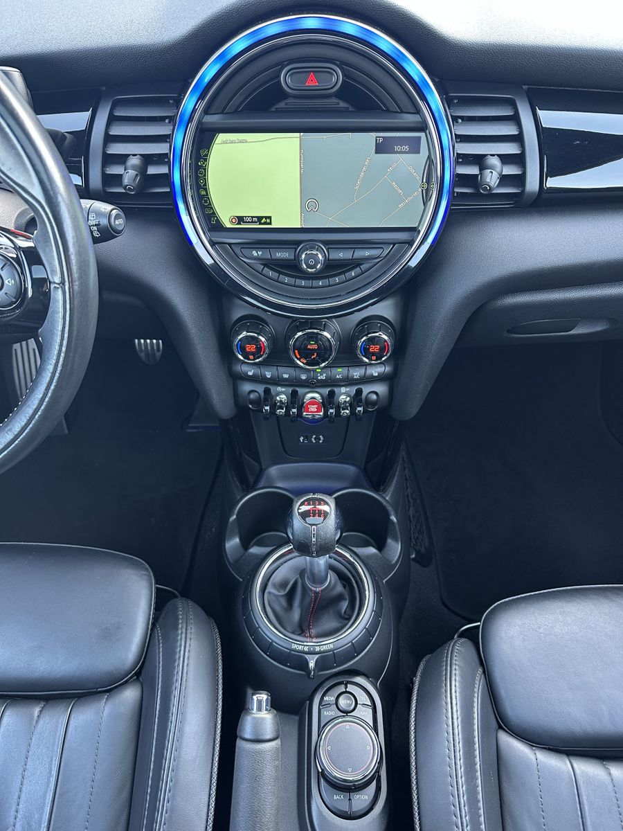 Fahrzeugabbildung MINI John Cooper Works NAV+LED+SHZ+H&K+PANO+PDC+18Zo