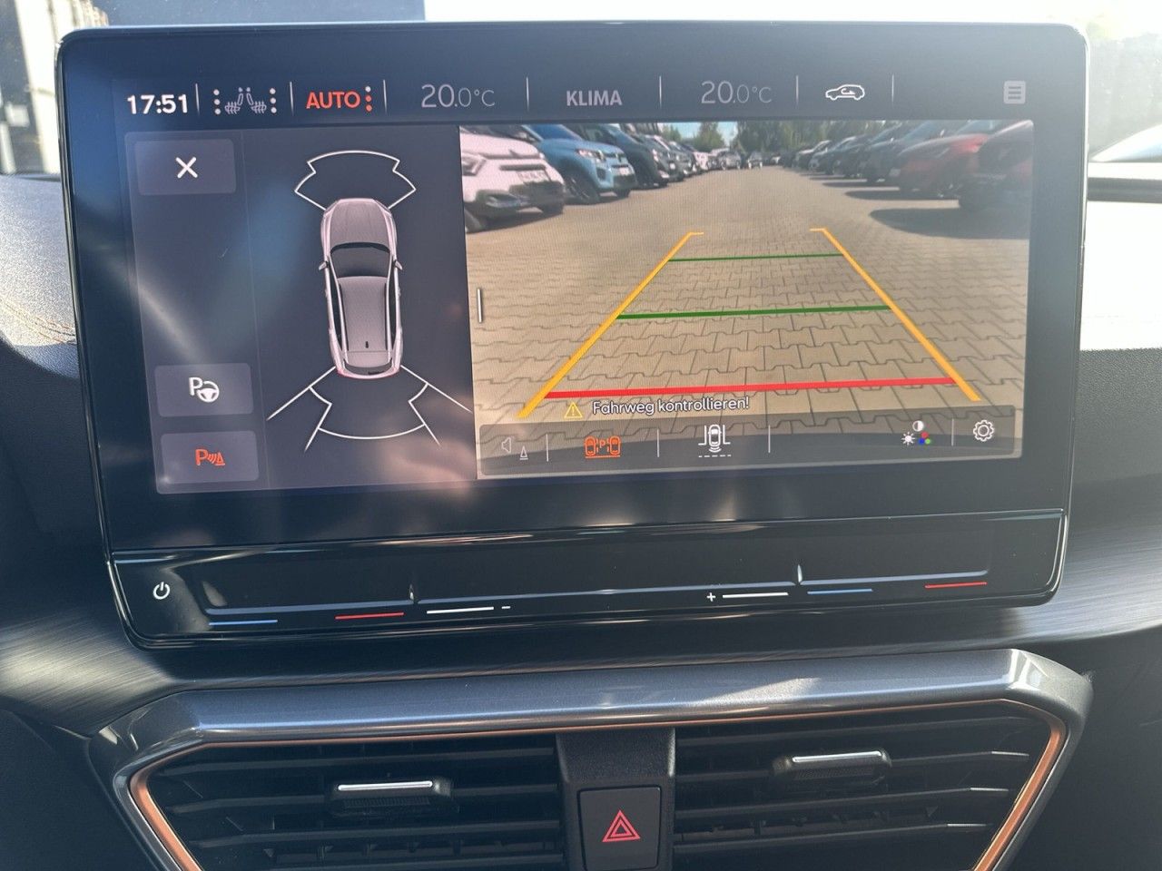 Fahrzeugabbildung CUPRA Formentor VZ 2.0 TSI 4Drive 310 PS*ACC* - mit KI generiert/bearbeitet