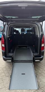 Peugeot Rifter GT-Line Automatik Navi Rollstuhlrampe 5+1 - gebrauchte Vans in Würzburg