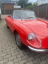 Alfa Romeo Spider 1600 Duetto - aus 1967: Cabrio