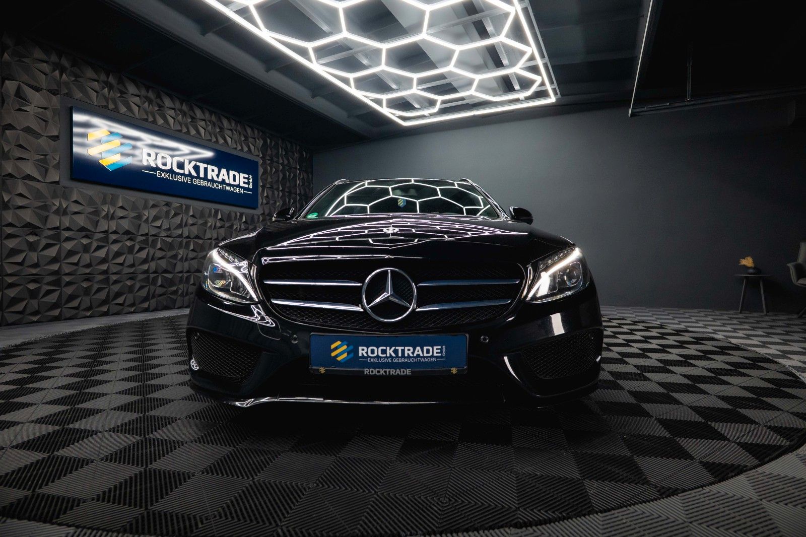 Fahrzeugabbildung Mercedes-Benz C 400 T 4Matic AMG Night-Edition *LED*19%*