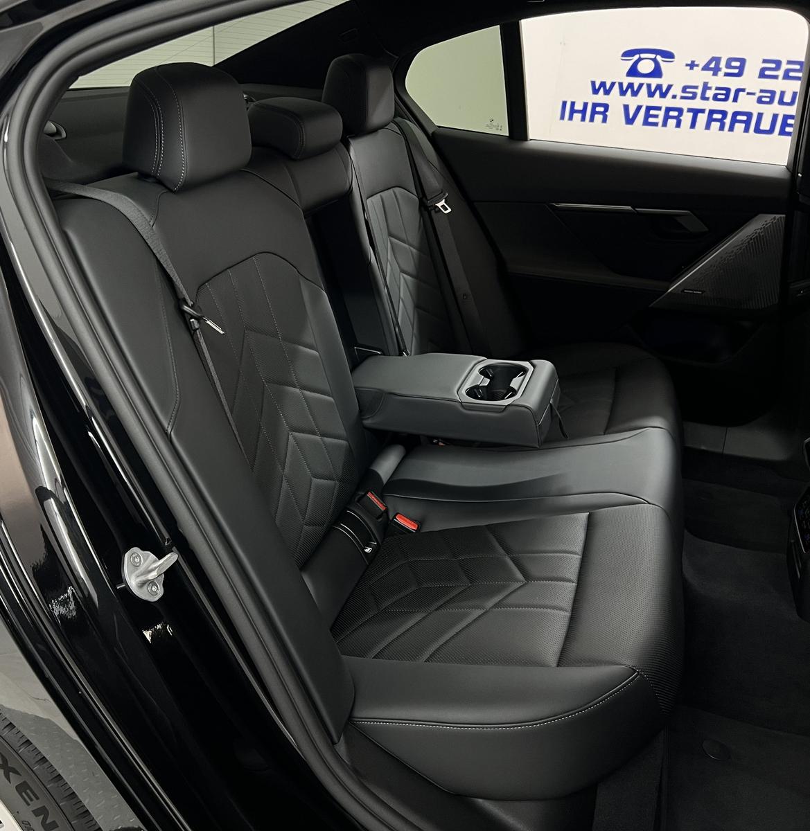 BMW 530 e M Sport Plug-in Hybrid 299 PS H.UP ICONIC