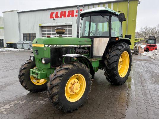 John Deere 3050