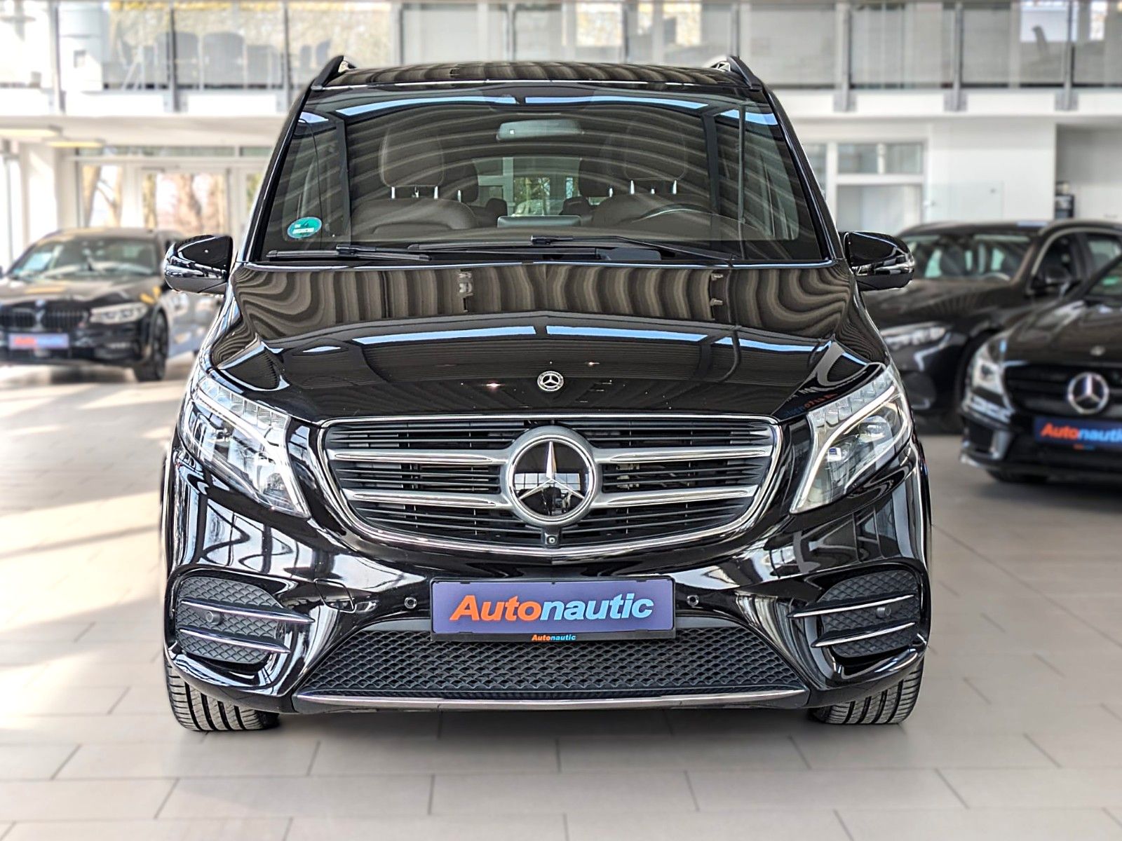 Fahrzeugabbildung Mercedes-Benz V 250d AMG 4M LANG 6 SITZE VIP SHUTTLE MEGAVOLL!