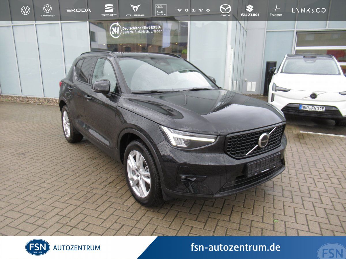 Volvo XC40 B3 Benzin Plus Dark Automatik
