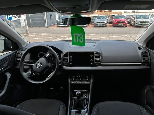 Karoq Ambition KAMERA;CARPLAY;PDC;KESSY