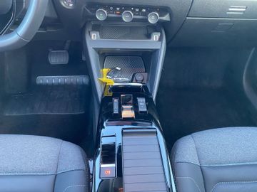 Citroën C4 Shine PT 130 Navi+SHZ+HUD+RFK+Carplay+LED+LM