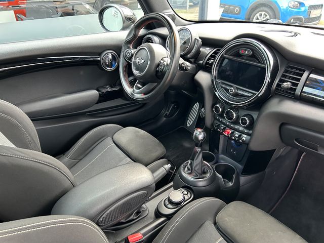 Fahrzeugabbildung MINI Cooper S John Cooper Works+Navi+18 Zoll+Panorama