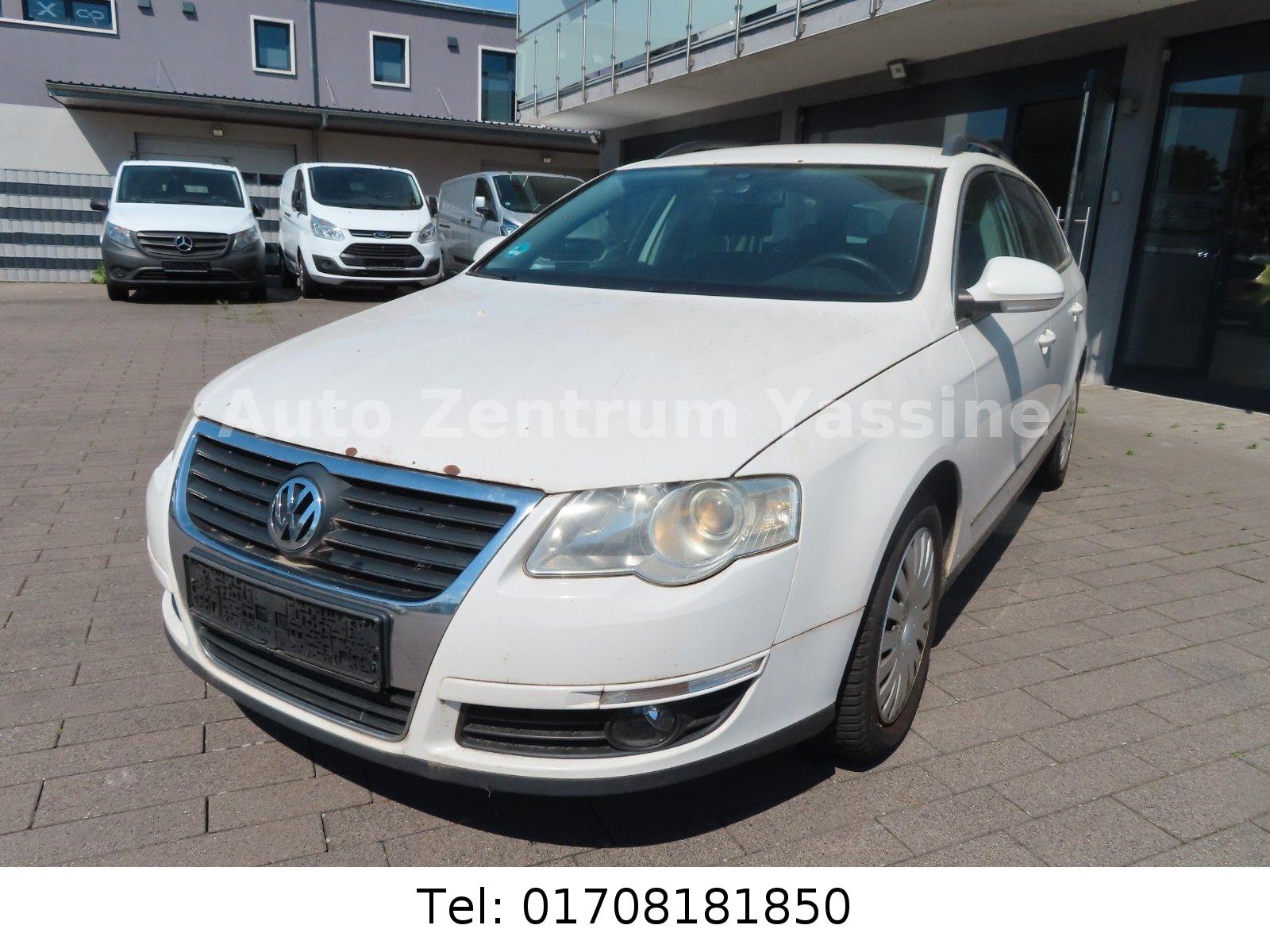 Volkswagen Passat 2010 — rear view