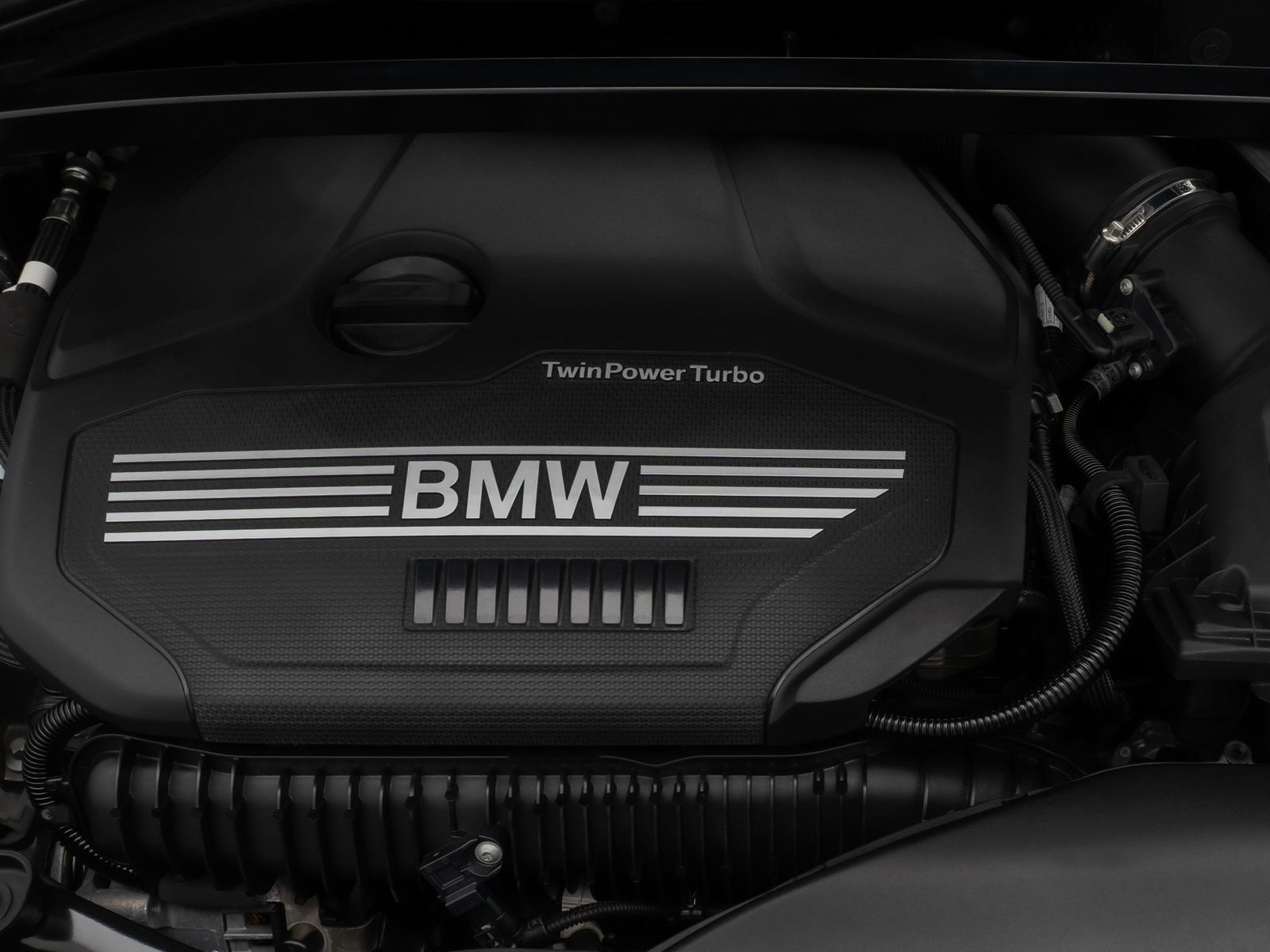 Fahrzeugabbildung BMW 120i Sport Line DAB Kamera AHK LED DriveAss WLAN