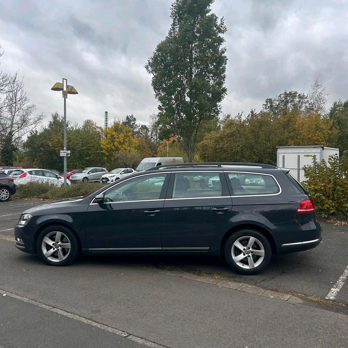 Volkswagen Passat 2014 — rear view