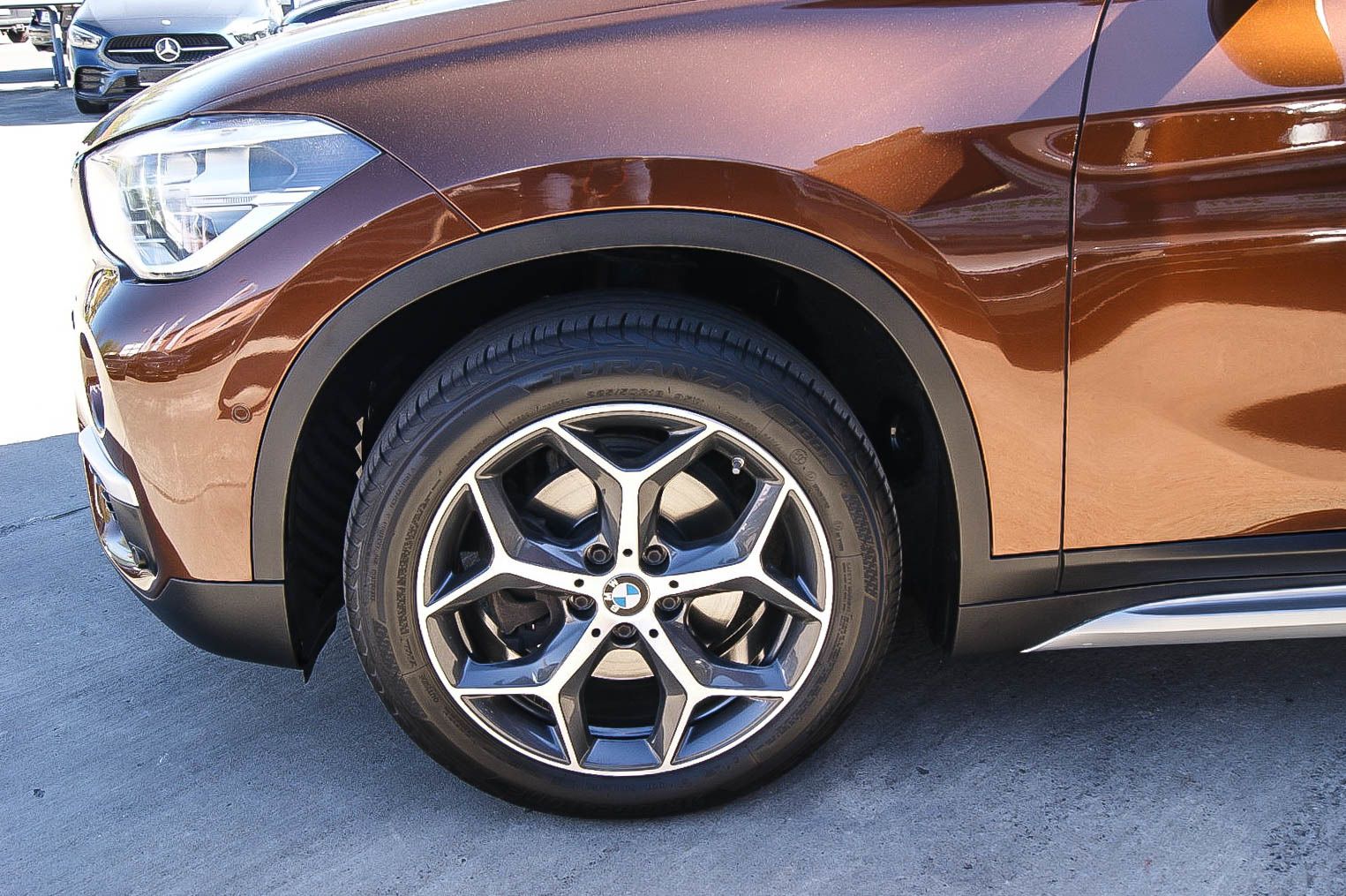 Fahrzeugabbildung BMW X1 xDrive18d xLine Aut. NAVI LED SIZHG TEMPOMAT