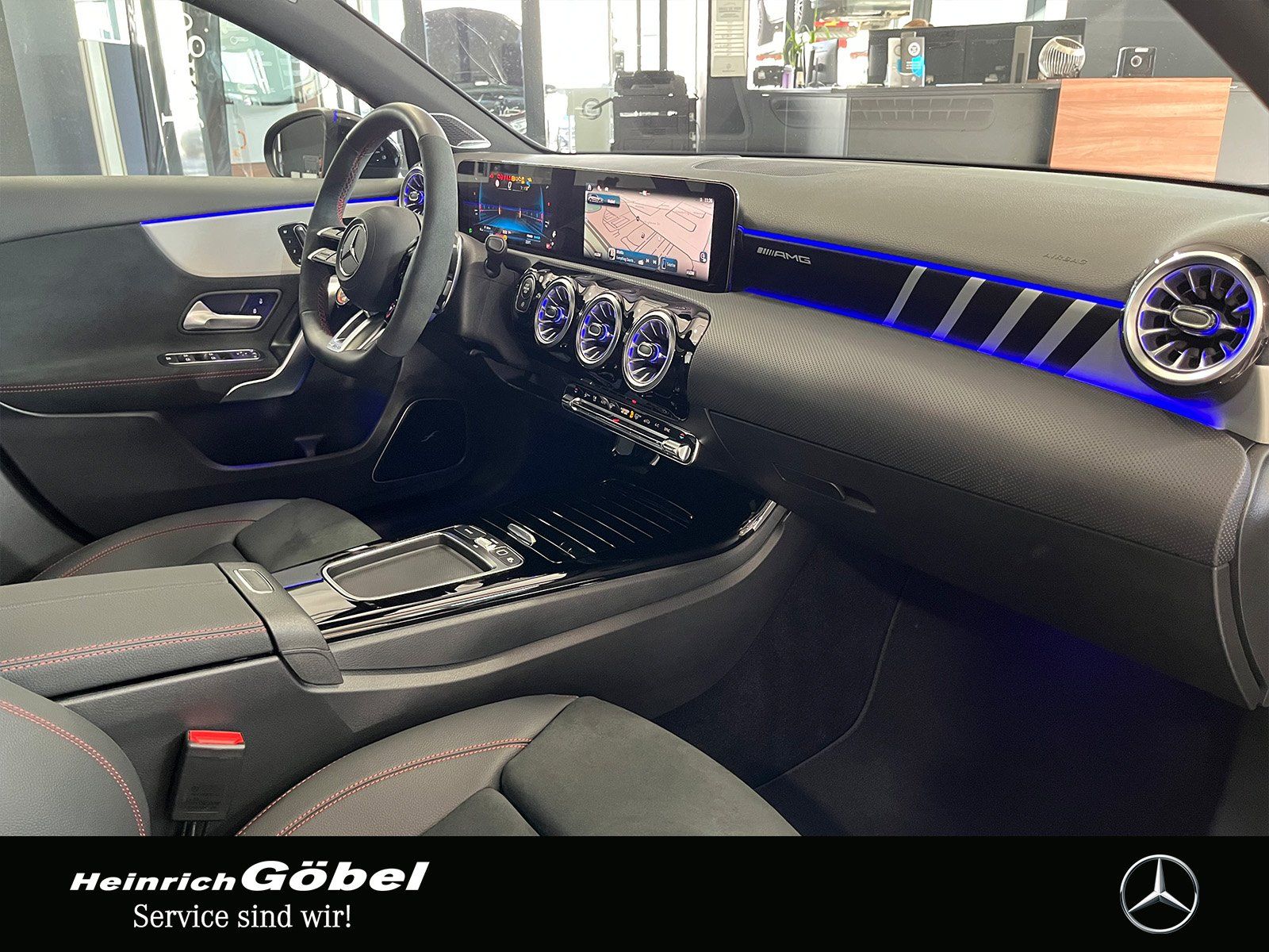 Fahrzeugabbildung Mercedes-Benz A 35 4M PANO+HUD+BURMESTER+NIGHT+360°+MEMORY