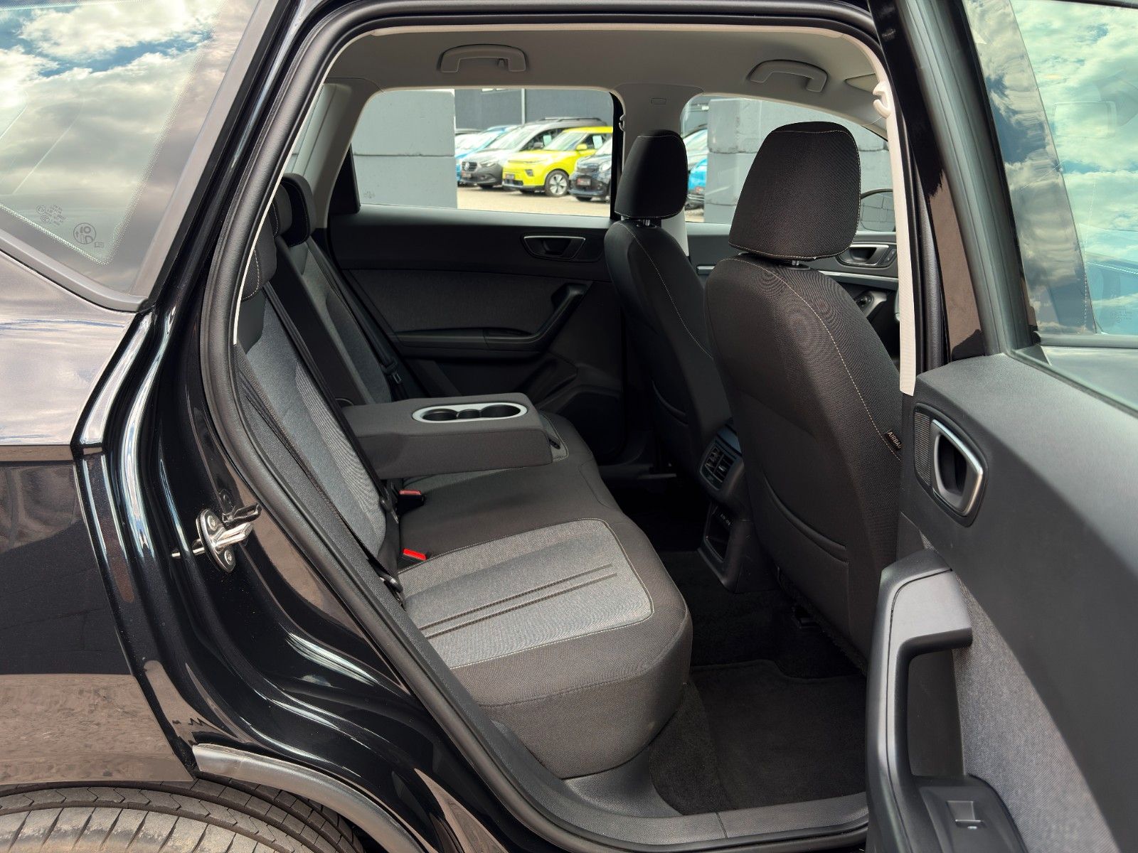 Fahrzeugabbildung SEAT Ateca Style 1,5 TSI DSG Tempomat LHZ SHZ CAM NAV