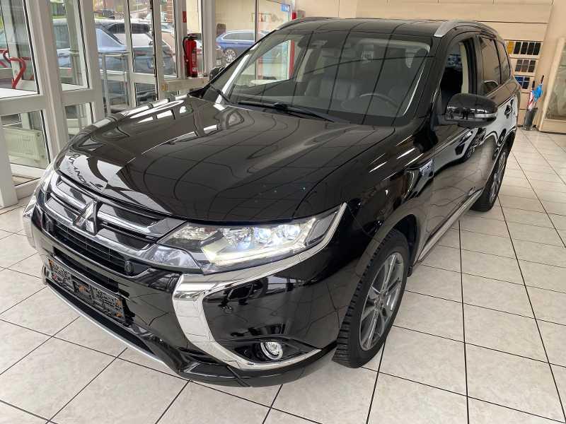 Mitsubishi PHEV Outlander TOP FahrasPaket 4WD AKKU NEU