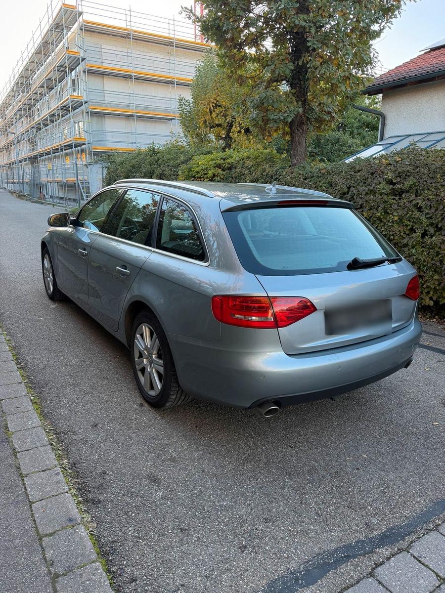 Audi Quattro 2012 — engine 241 HP (177kW)