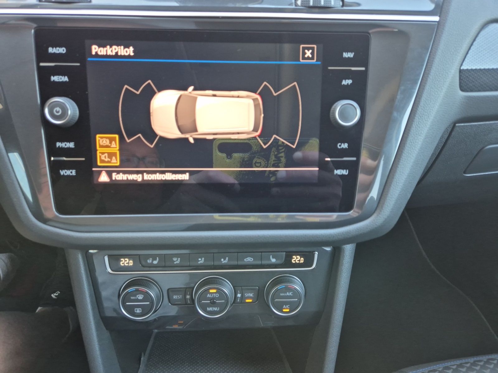 Fahrzeugabbildung Volkswagen Tiguan Allspace TSI United LED Navi ACC PDC SH L
