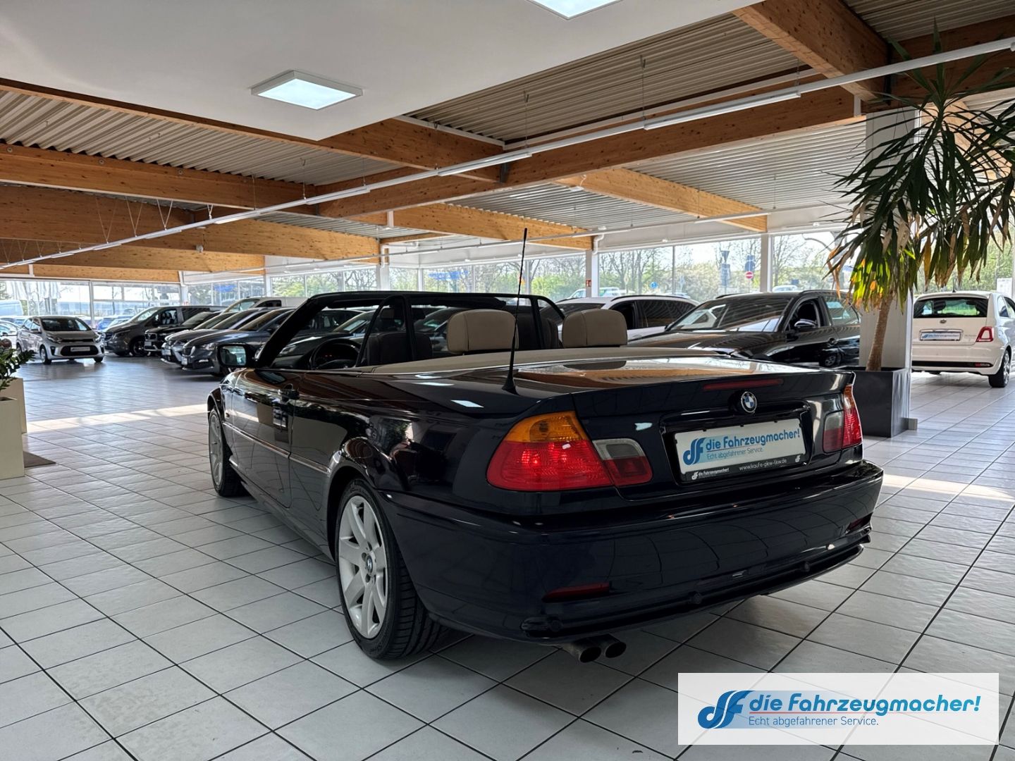 Fahrzeugabbildung BMW 320 Ci Cabrio El. Verdeck Hardtop Navi Leder Kli