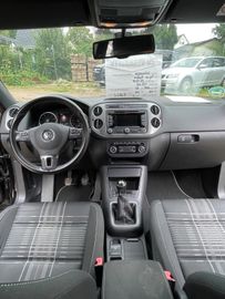 Volkswagen Tiguan - 9