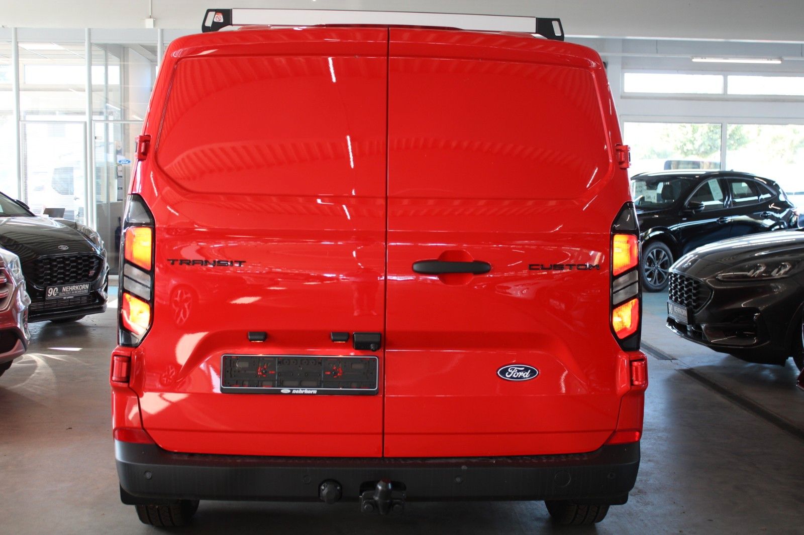 Fahrzeugabbildung Ford Transit Custom TREND L2 Kasten AHK Dachträger