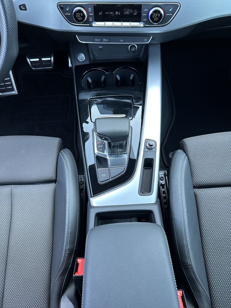 Fahrzeugabbildung Audi A4 Avant 35 TDI S-Line Black NAV+LED+KAM+VC+18ZO