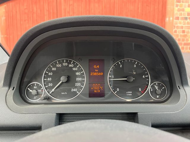 Mercedes-Benz A 160 A -Klasse (BM 169)(06.2004->)*TÜV/AU NEU Bild 10