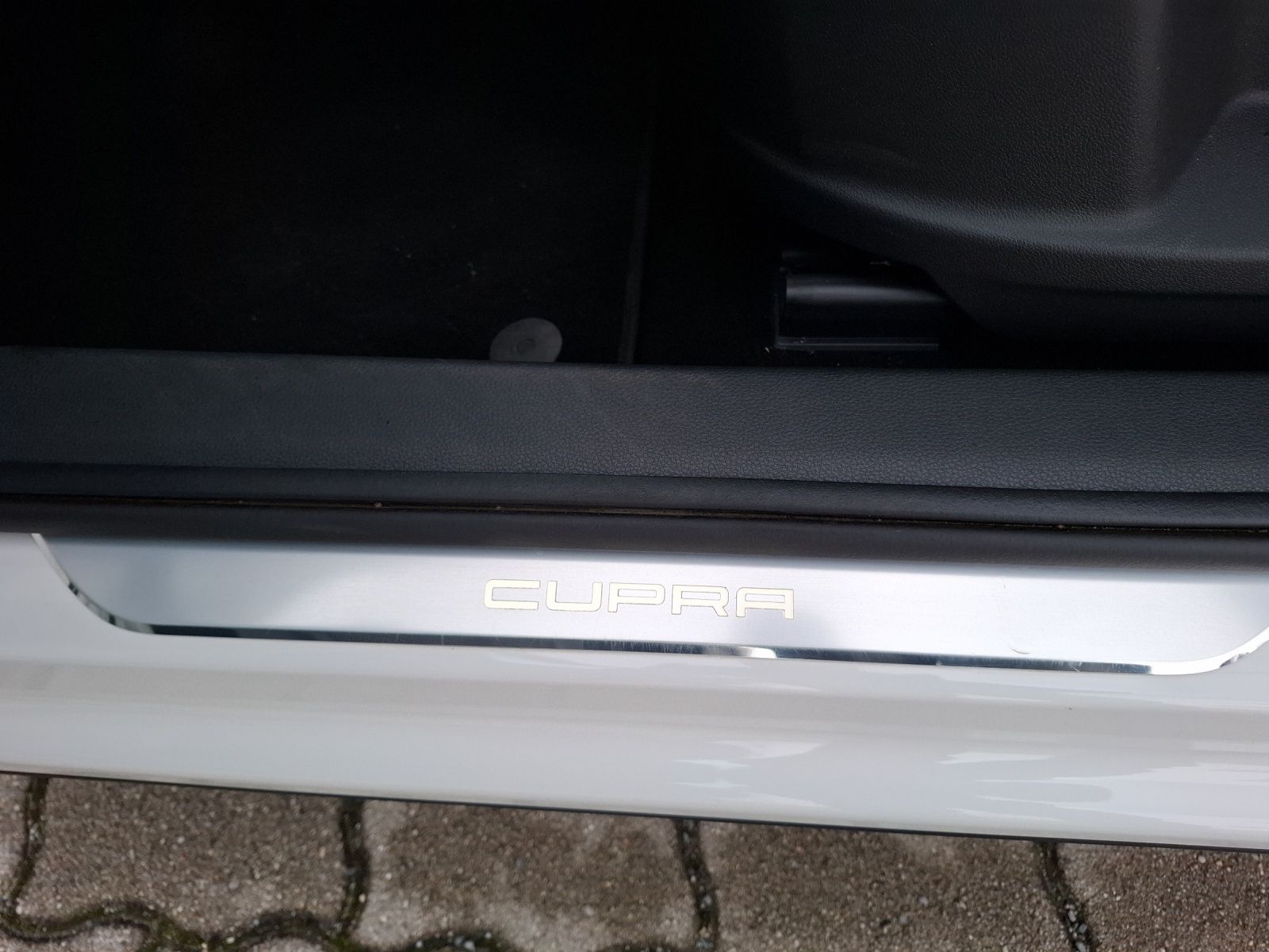 Fahrzeugabbildung SEAT Ateca VZ DSG 4Drive LED Navi AID ACC beats Park-