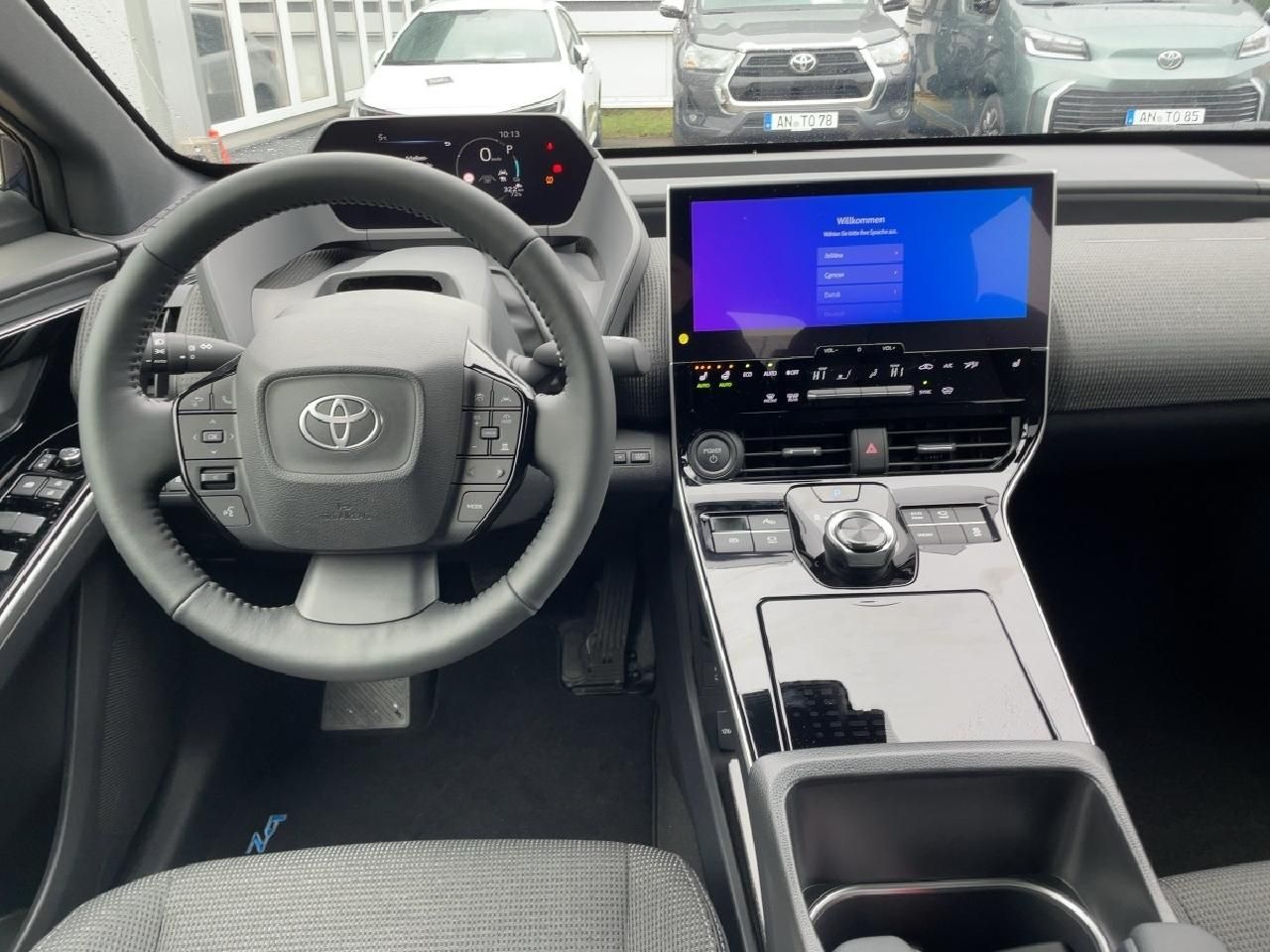 Fahrzeugabbildung Toyota bZ4X 150 kWh FWD 4x2 Teamplayer
