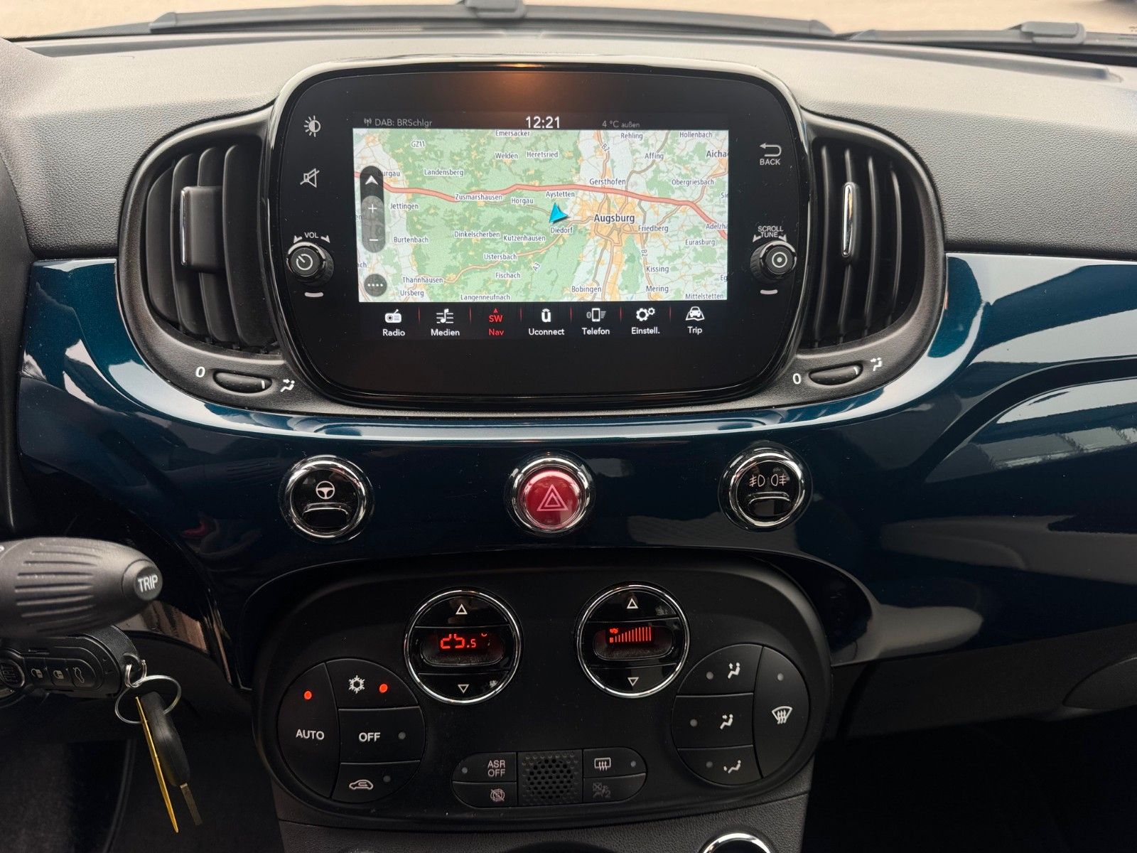 Fahrzeugabbildung Fiat 500C Hybrid Dolcevita 70PS NAVI KLIMA