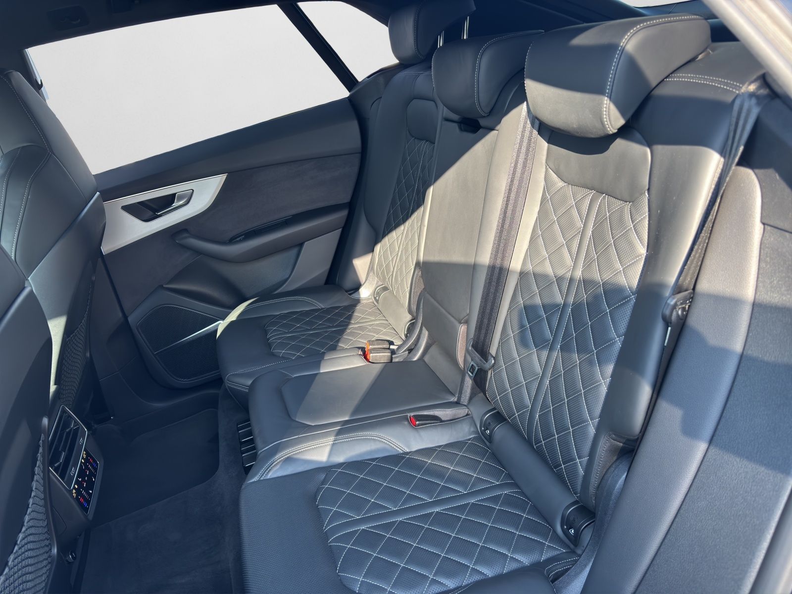 Audi SQ8 - Bild 15