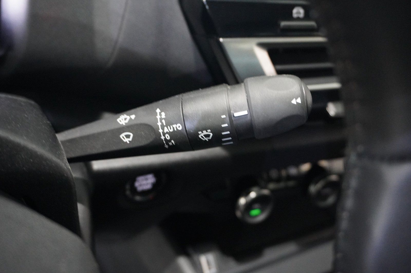 Fahrzeugabbildung Citroën C4 Lim. 1.2T PLUS NAVI/LED/KAMERA/SPORT /VIRTU.