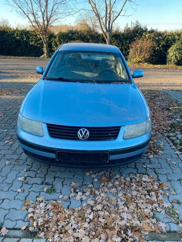 Volkswagen !!ANGEBOT!!  Passat Limousine 3B  mit TÜV