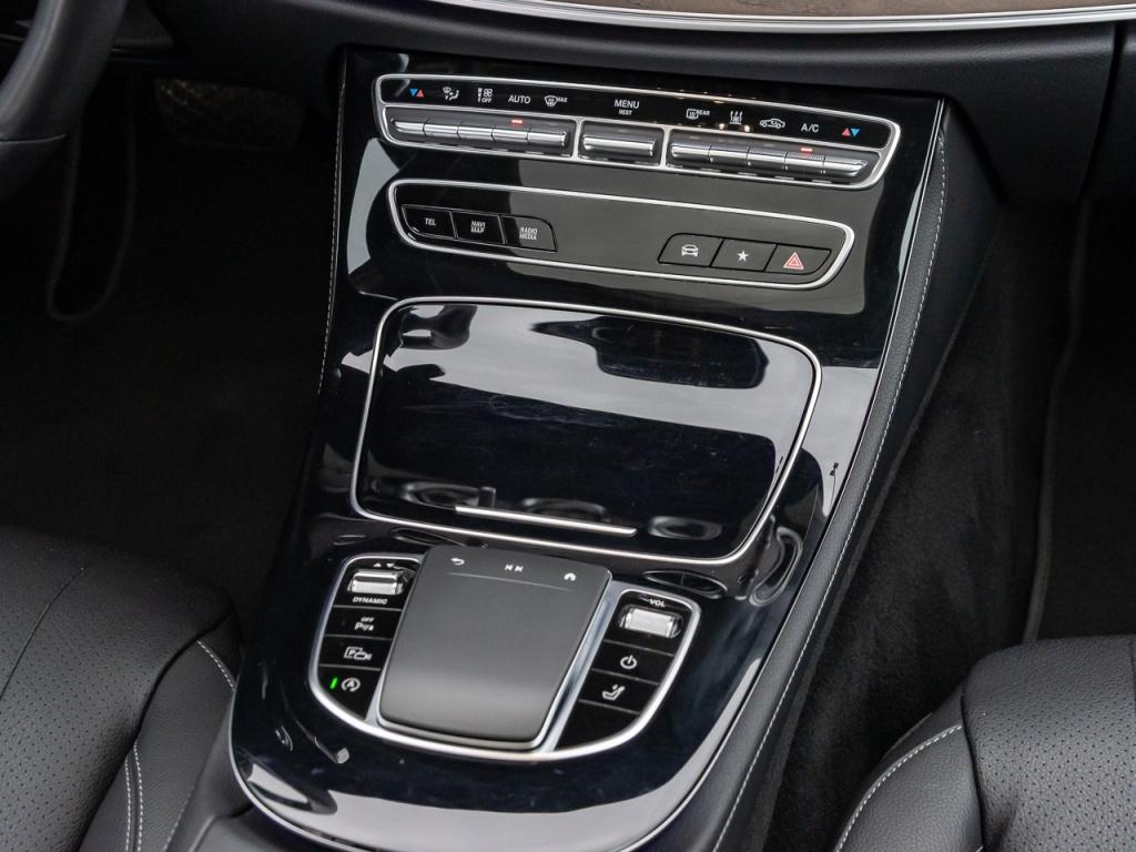 Mercedes-Benz E 220 d T Exclusive *AHK*Cam*LED*Pano*StandHzg*