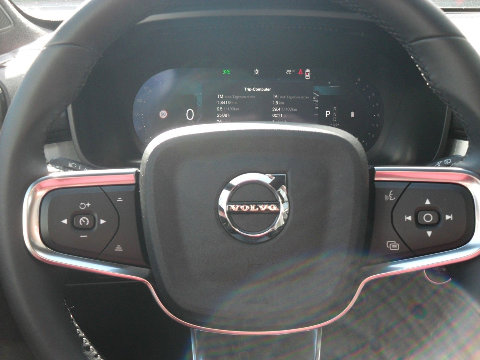 Fahrzeugabbildung Volvo XC 40 Ultra Dark 2WD