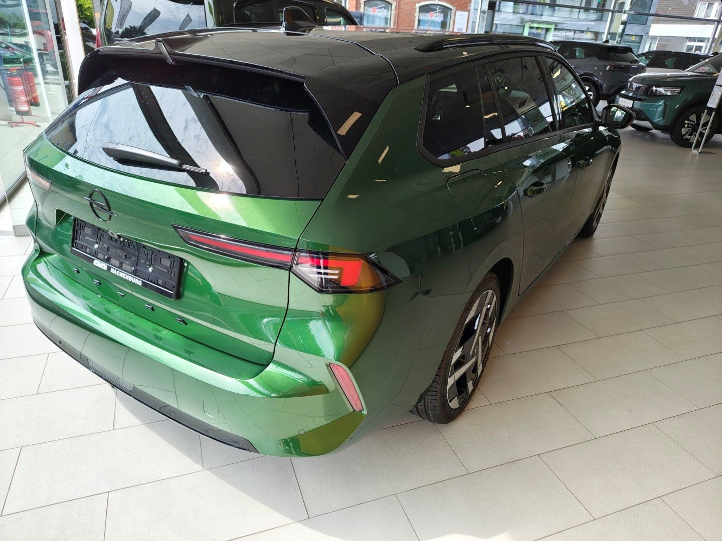 Opel Astra Electric Sports Tourer imagem 3