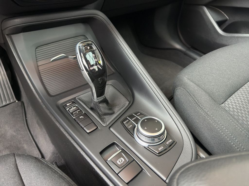 BMW X1 sDrive18d ADVANTAGE LED NAVI PANO PDC SHZ 17" foto 13