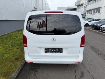 Mercedes V 220 - 6