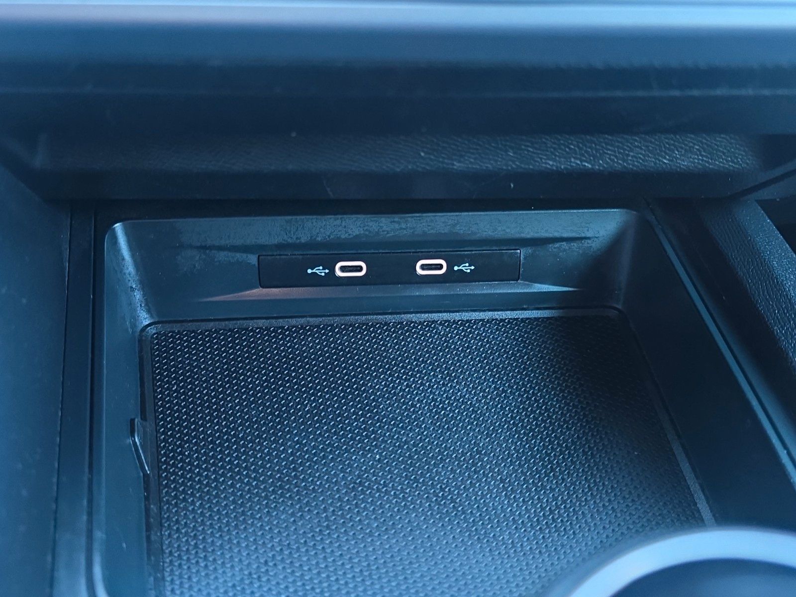 Fahrzeugabbildung SEAT Leon FR Sports LED+NAV+APP+ACC