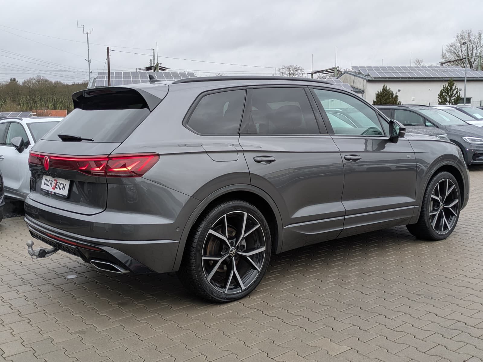 Fahrzeugabbildung Volkswagen Touareg 3.0TDI 4M R-Line VOLL Black 22" UPE 114T