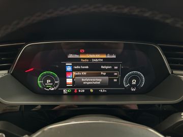 Audi Q8 e-tron - 12