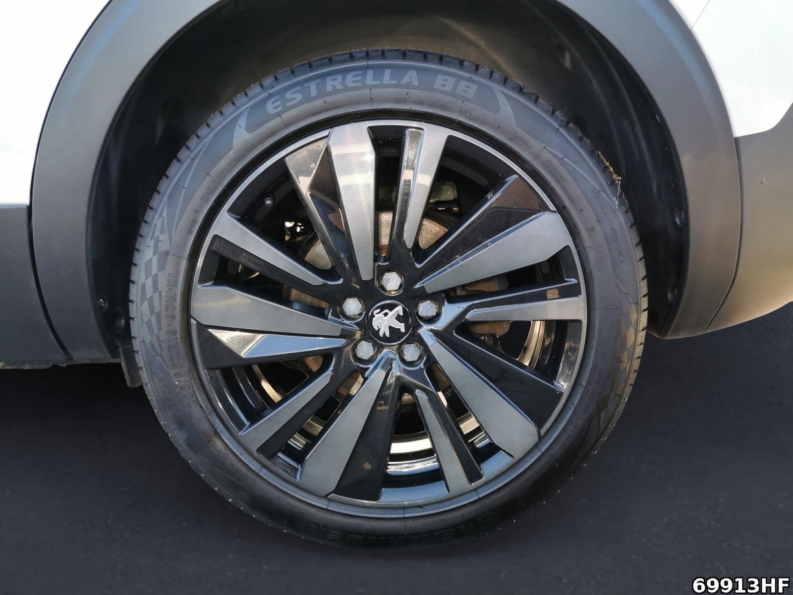 Fahrzeugabbildung Peugeot 5008 1.5 BlueHDi 130 GT **ISOFIX**CAR-PLAY**