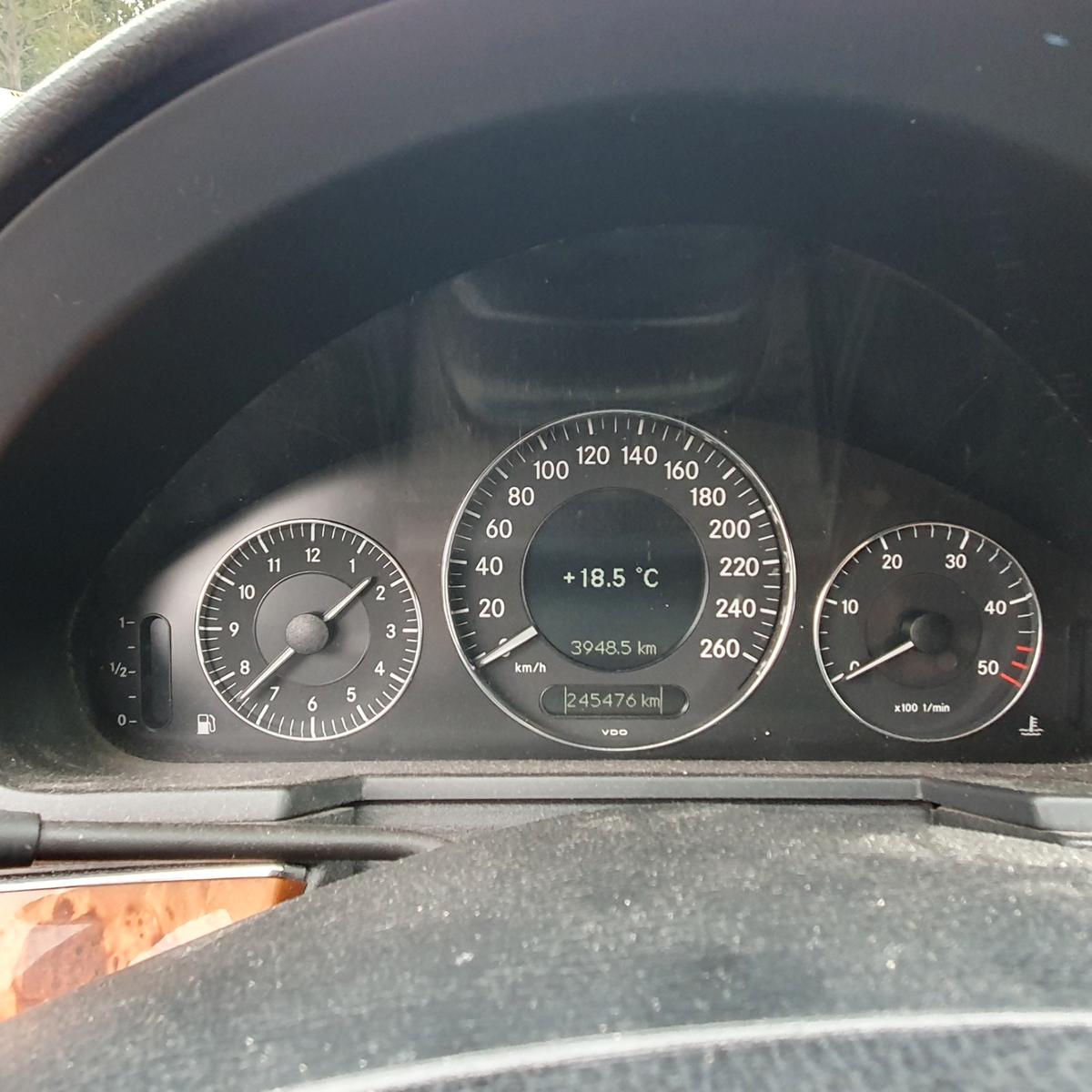 Mercedes-Benz CE 220