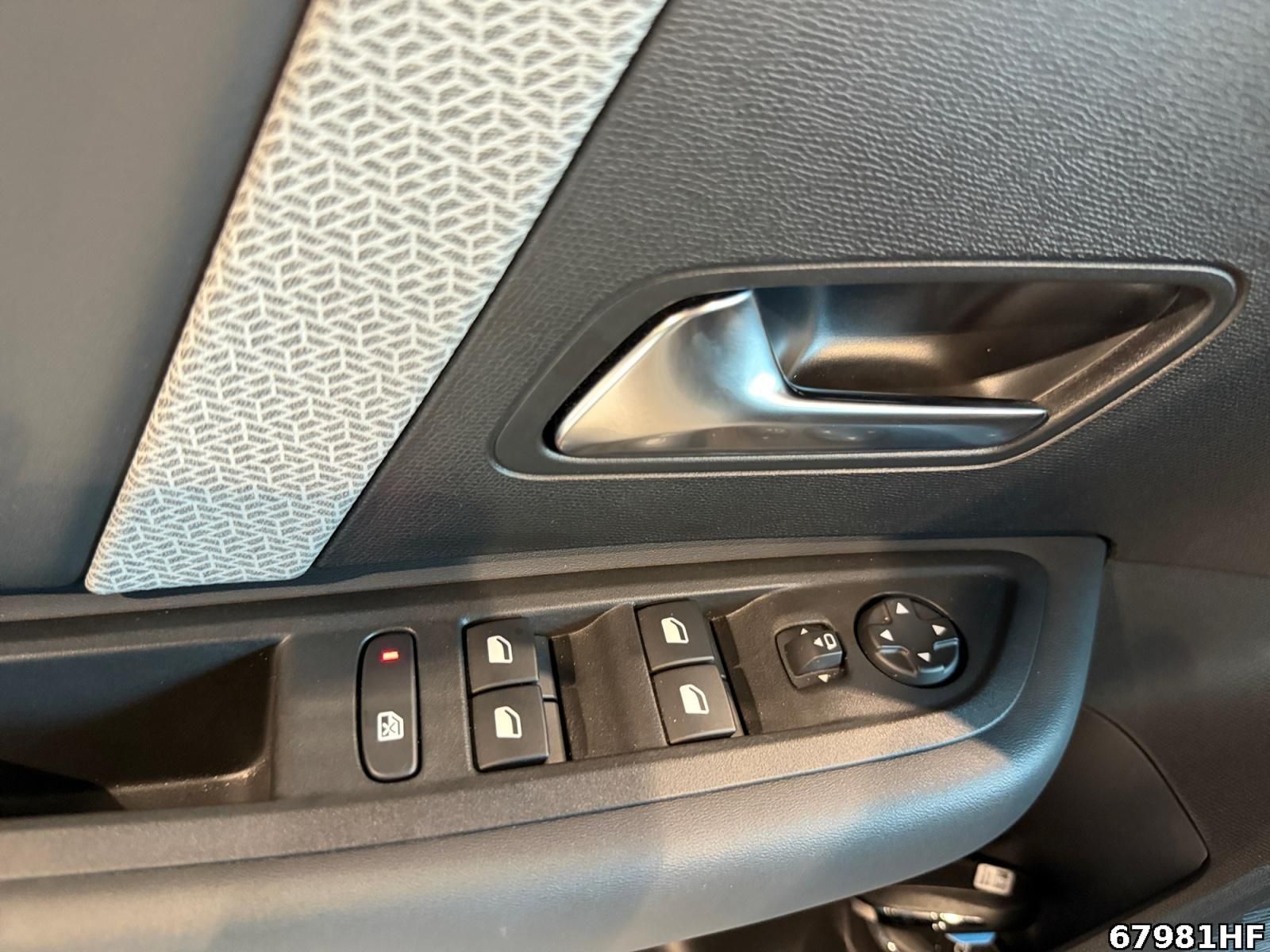 Fahrzeugabbildung Citroën C4 Pure Tech 130 S&S EAT8 Shine *SHZ*PDC*LED*