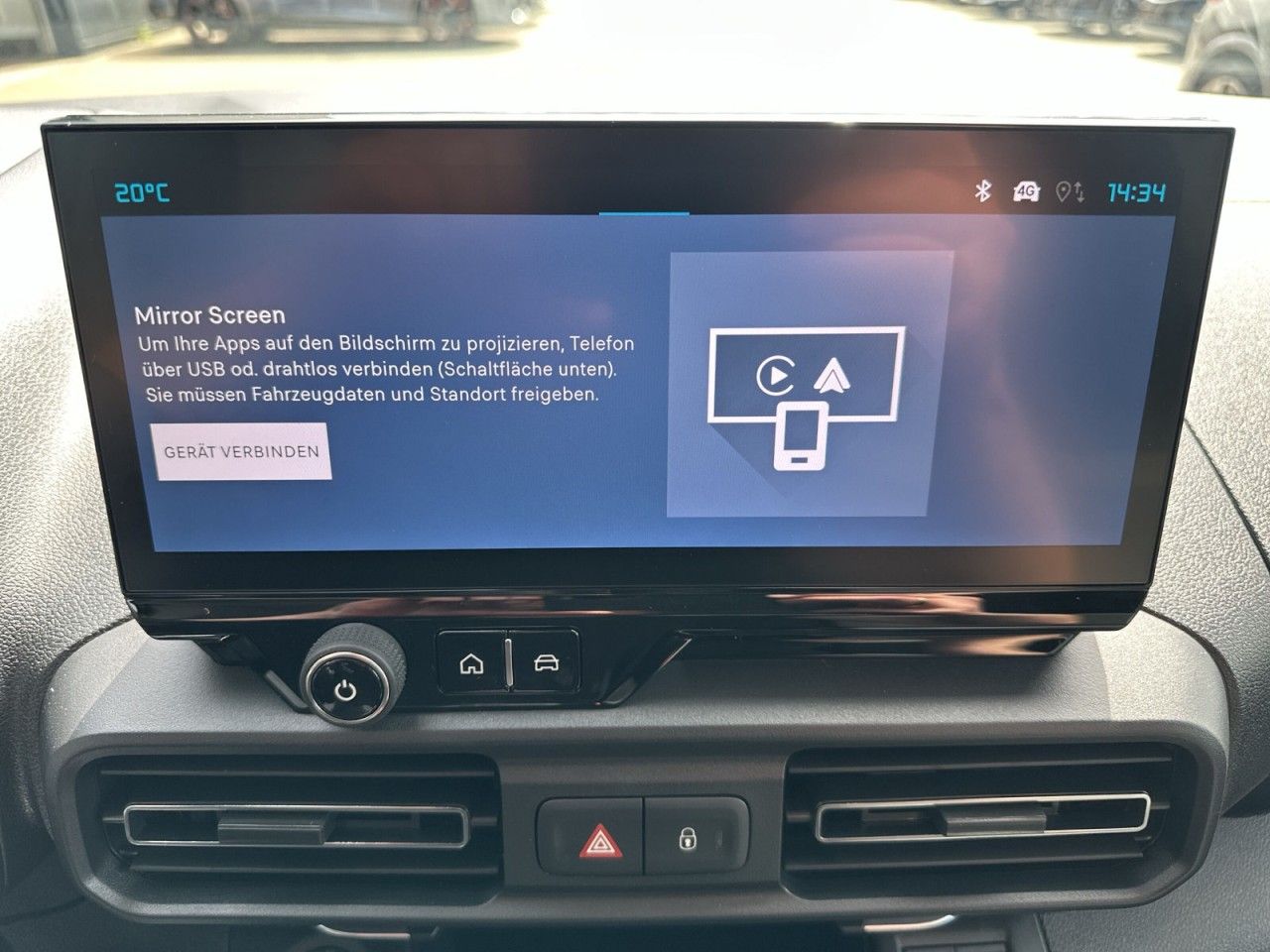 Fahrzeugabbildung Citroën Berlingo MPV Plus XL - mit KI generiert/bearbeitet